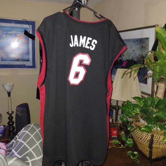 LeBron James Adidas 3XL Jersey - Picture 5 of 8